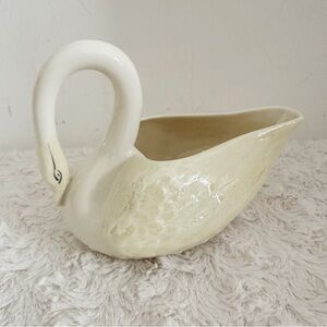 Belleek Swan Creamet